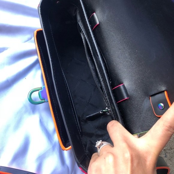 Manhattan Michael Kors - Picture 6 of 7